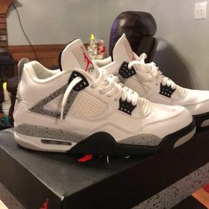 retro 4 size 10